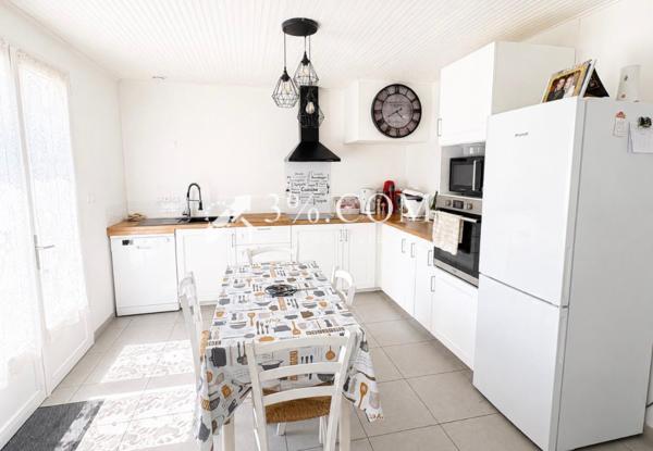 Maison
                                                                                                                                                                                                                                                                                                                        3 pièce(s)                                                                                                                                                                                                          1 chambre(s)                                                                                                                                                                                                          65  m²