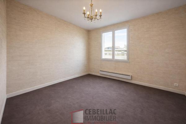 Appartement 5 pièce(s) 4 chambre(s) 110.8 m²