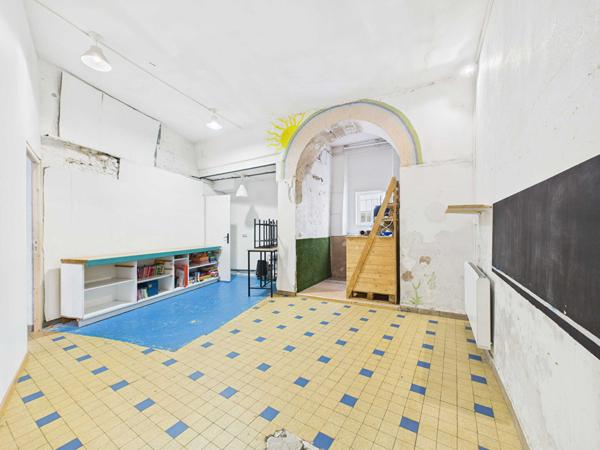 À VENDRE Local commercial avec fort potentiel en plein centre de Tournon-sur-Rhône