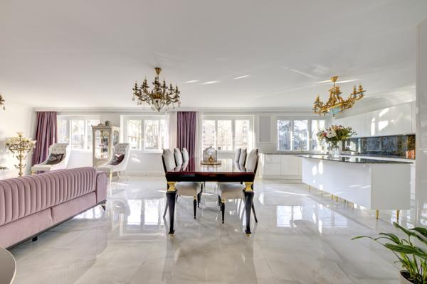 Appartement
         5 pièces
        - 163 m² Bien prestige 1 950 000 € *