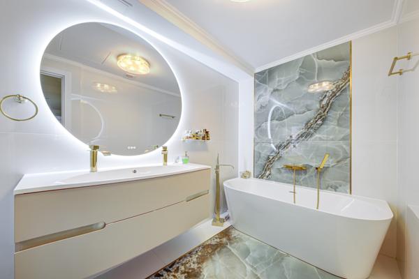 Appartement
         5 pièces
        - 163 m² Bien prestige 1 950 000 € *