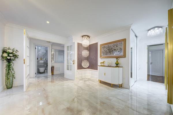 Appartement
         5 pièces
        - 163 m² Bien prestige 1 950 000 € *