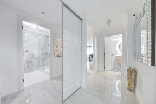 Appartement
         5 pièces
        - 163 m² Bien prestige 1 950 000 € *