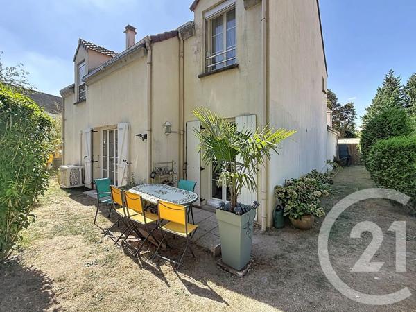 Maison à vendre  6 pièces - 137 m 2   LE THILLAY  - 95
