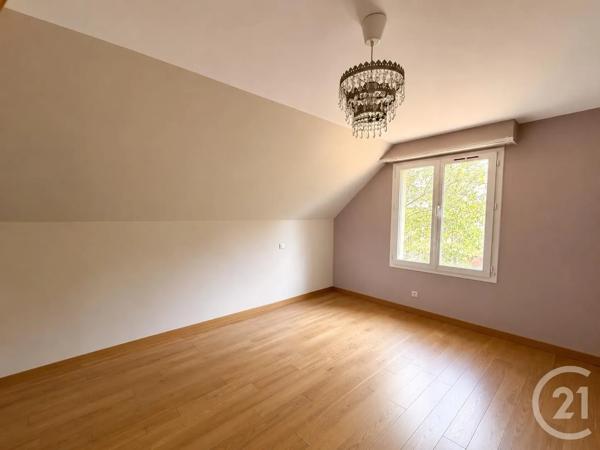 Maison à vendre  6 pièces - 137 m 2   LE THILLAY  - 95