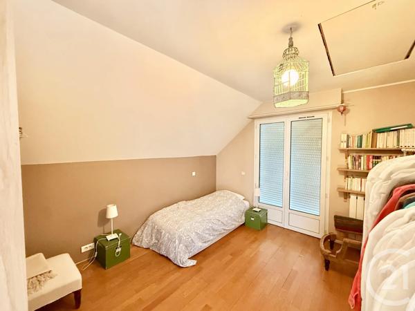 Maison à vendre  6 pièces - 137 m 2   LE THILLAY  - 95