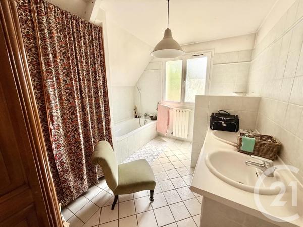 Maison à vendre  6 pièces - 137 m 2   LE THILLAY  - 95