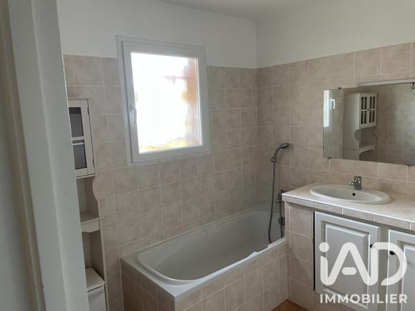 Location maison 8 pièces 215 m² Saint-Michel-l'Observatoire