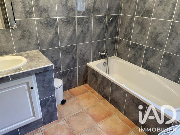 Location maison 8 pièces 215 m² Saint-Michel-l'Observatoire