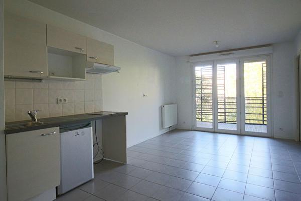 Appartement 2 pièces avec loggia et parking