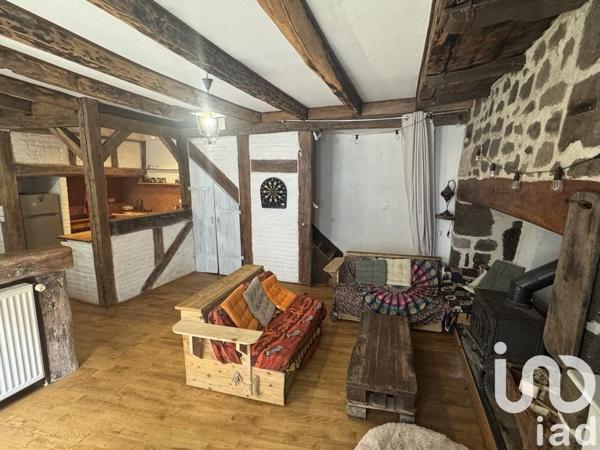 Maison de village 4 pièces de 83 m² à Vic-sur-Cère (15800)