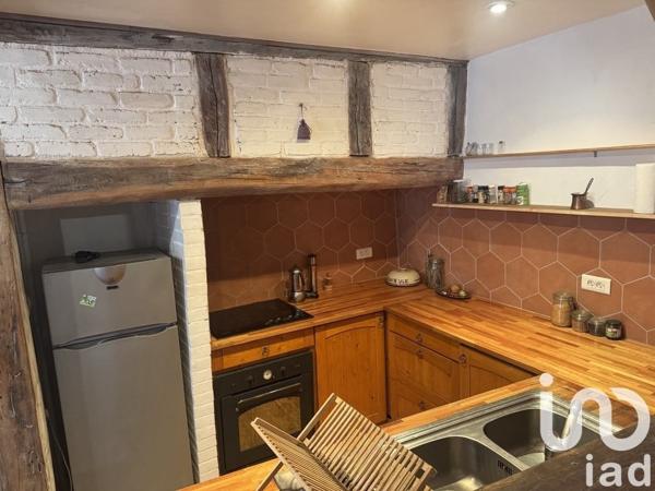 Maison de village 4 pièces de 83 m² à Vic-sur-Cère (15800)