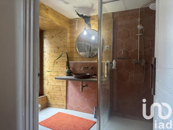 Maison de village 4 pièces de 83 m² à Vic-sur-Cère (15800)