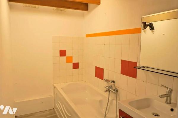 Appartement duplex T2 - 3ème étage sans ascenseur. 57,30 m²