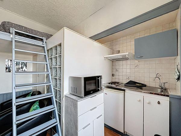 Appartement meublé Aix Les Bains 1 pièce de 14.84 m2 Carrez dans un ancien palace