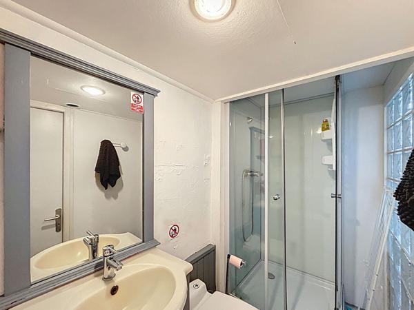 Appartement meublé Aix Les Bains 1 pièce de 14.84 m2 Carrez dans un ancien palace