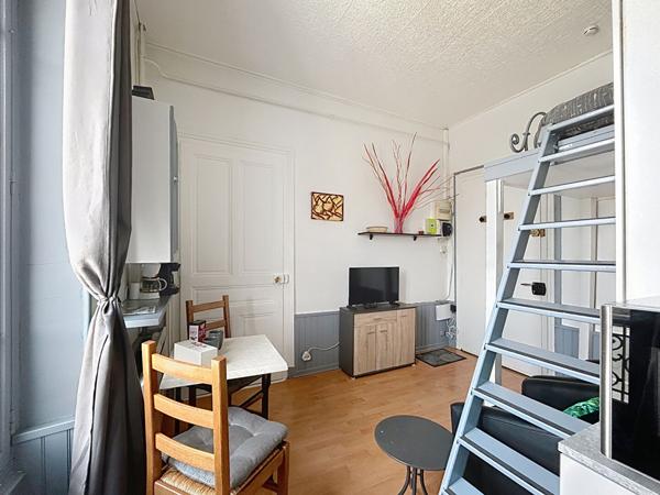 Appartement meublé Aix Les Bains 1 pièce de 14.84 m2 Carrez dans un ancien palace