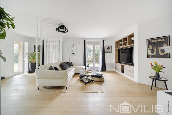 Maison d'architecte 5/6 pièce(s) 185 m2 au Banayre avec piscine et garage attenant - Fonsorbes (31470)