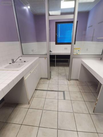 Local commercial à vendre à Guerlesquin dans le Finistère (29650), ref : FMCO0407