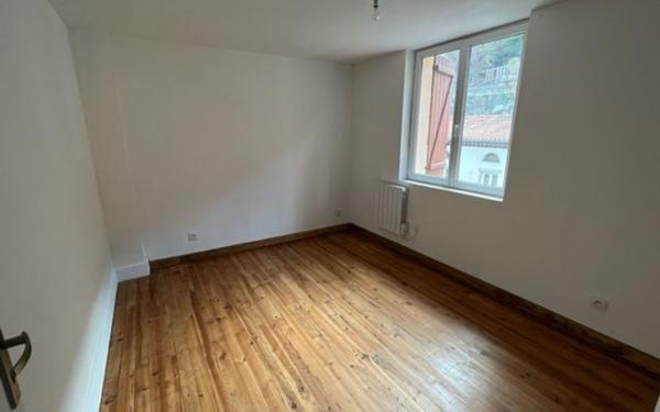 Maison à louer    4 pièces • 90 m2 Mazamet