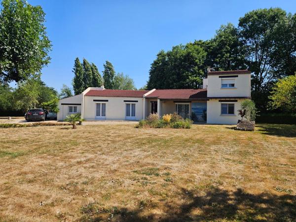 Maison à Loretz-d'Argenton, 79290 - 7 pièces 163m²