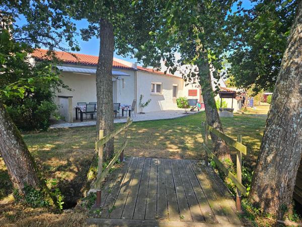 Maison à Loretz-d'Argenton, 79290 - 7 pièces 163m²