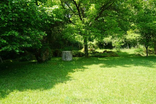 Charmante villa périgourdine au coeur d'un écrin de verdure, dans le parc naturel du Périgord vert.