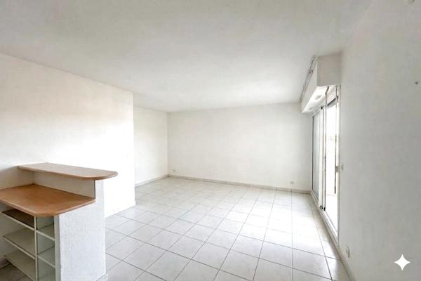 Très beau T2 de 33 m² à 3 mn à pied de la plage Belle terrasse + Parking privé.. dans Belle résidence sécurisé