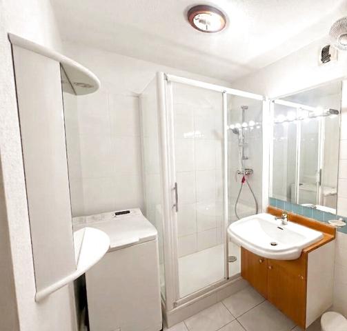 Très beau T2 de 33 m² à 3 mn à pied de la plage Belle terrasse + Parking privé.. dans Belle résidence sécurisé