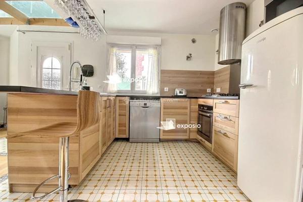 Location                                                      Loft
                        
                     4 pièces                      91 m2                     à Asnières-sur-Seine