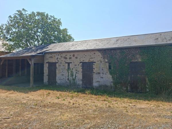 Longère au milieu de champs, Proche Saint Léonard des Bois, 1500 à 7000 m2 terrain sans supp prix, combles aménageables.