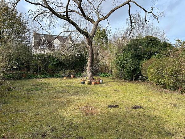 Maison familiale 8 pièces - 6 chambres de 223 m² - Proche Gare de Pontoise