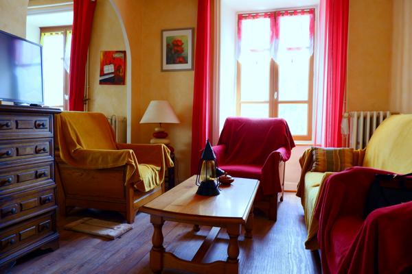 Maison en pierre de 221 m² avec dépendances et gîte - Le Mazet-Saint-Voy