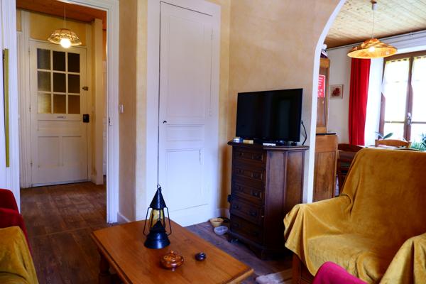 Maison en pierre de 221 m² avec dépendances et gîte - Le Mazet-Saint-Voy
