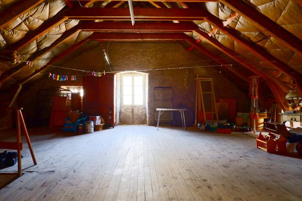 Maison en pierre de 221 m² avec dépendances et gîte - Le Mazet-Saint-Voy