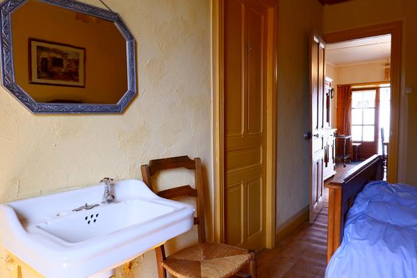 Maison en pierre de 221 m² avec dépendances et gîte - Le Mazet-Saint-Voy
