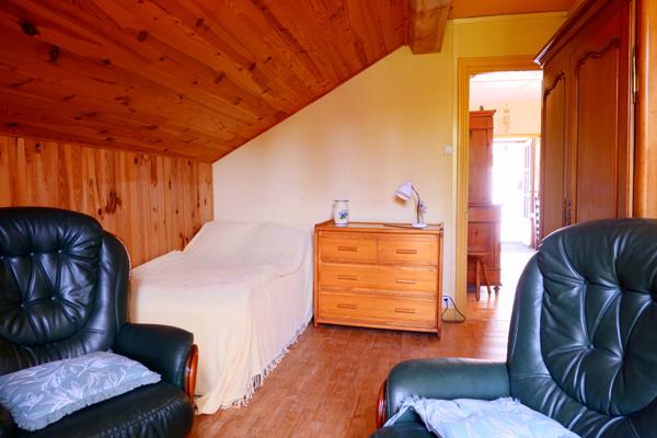 Maison en pierre de 221 m² avec dépendances et gîte - Le Mazet-Saint-Voy