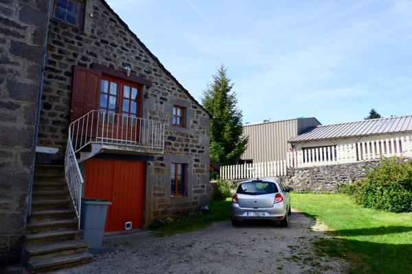Maison en pierre de 221 m² avec dépendances et gîte - Le Mazet-Saint-Voy