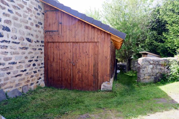 Maison en pierre de 221 m² avec dépendances et gîte - Le Mazet-Saint-Voy
