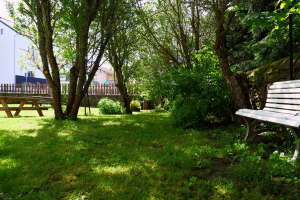 Maison en pierre de 221 m² avec dépendances et gîte - Le Mazet-Saint-Voy