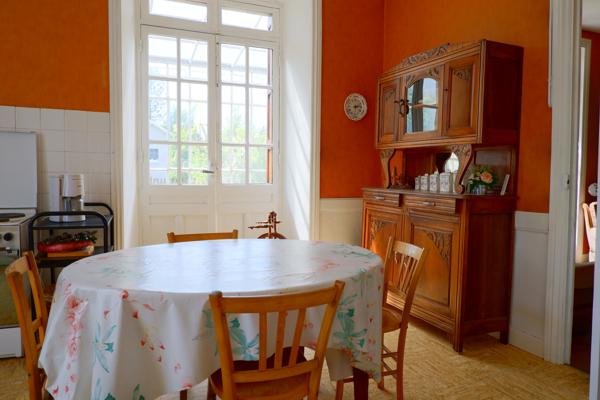 Maison en pierre de 221 m² avec dépendances et gîte - Le Mazet-Saint-Voy