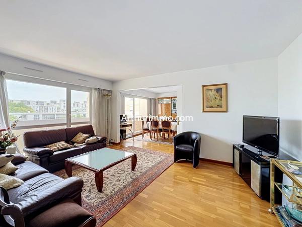 Vente                                                      Appartement
                        
                     3 pièces                      75 m2                     à Créteil
