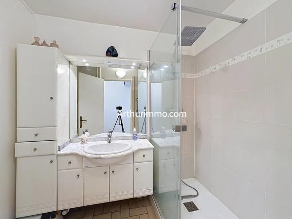 Vente                                                      Appartement
                        
                     3 pièces                      75 m2                     à Créteil