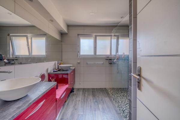 Maison 7 pièces de 190m2 sur parcelle de 5134m2