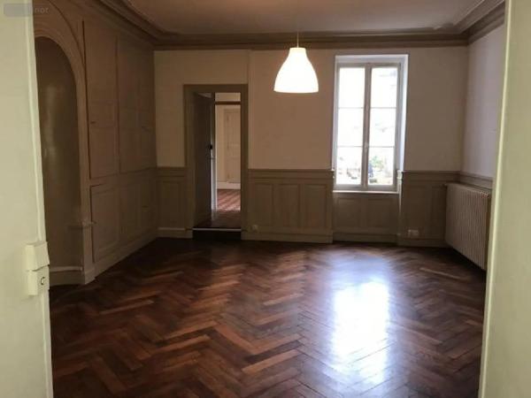 Location - Appartement Louhans-Châteaurenaud 71500 2 pièces 79 m 2