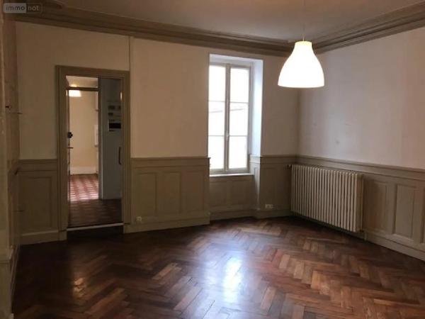 Location - Appartement Louhans-Châteaurenaud 71500 2 pièces 79 m 2