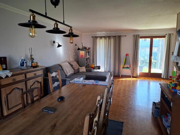 Agréable plain pied au coeur d'un charmant village !