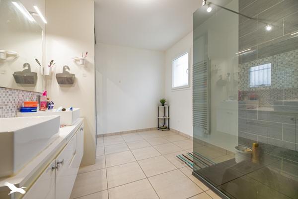 Maison à vendre |  Grenade |  4 pièces | 110 m²