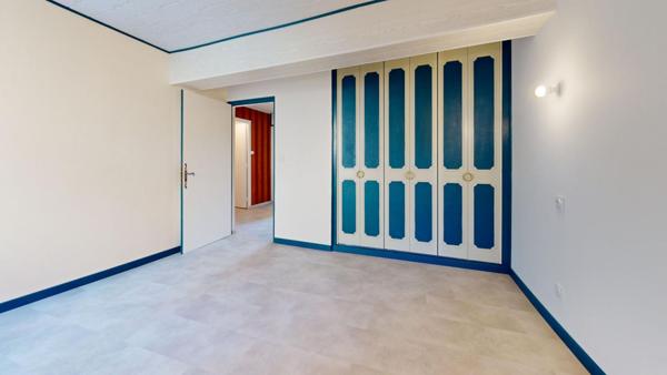 Maison de village T5  107 m2 rénovée en partie, avec grange attenante 95m2 au sol  fort potentiel d'aménagement