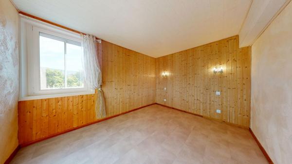 Maison de village T5  107 m2 rénovée en partie, avec grange attenante 95m2 au sol  fort potentiel d'aménagement